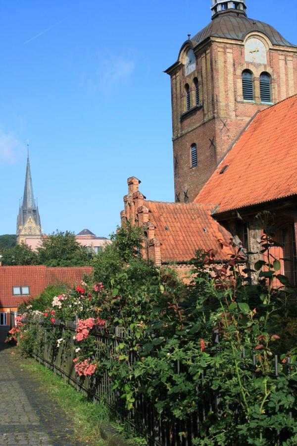 Zentrale Ferienwohnung „Treibholz“ Im Sonnenblumenhaus Фленсбург Екстериор снимка