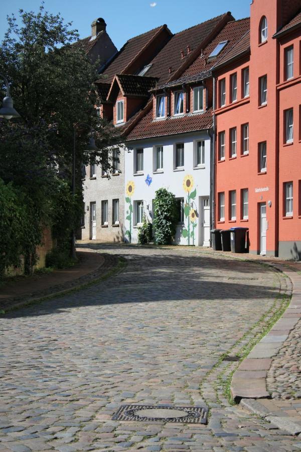 Zentrale Ferienwohnung „Treibholz“ Im Sonnenblumenhaus Фленсбург Екстериор снимка